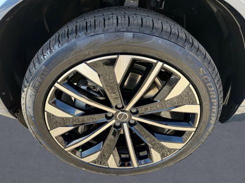 New 2026 Volvo XC90 B6 Plus image 8