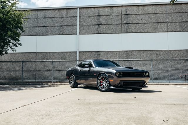 Used 2015 Dodge Challenger SRT w/ Technology Group RWD image 41