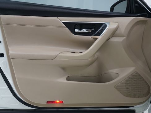 Used 2017 Nissan Altima 2.5 SL w/ Technology Package image 13