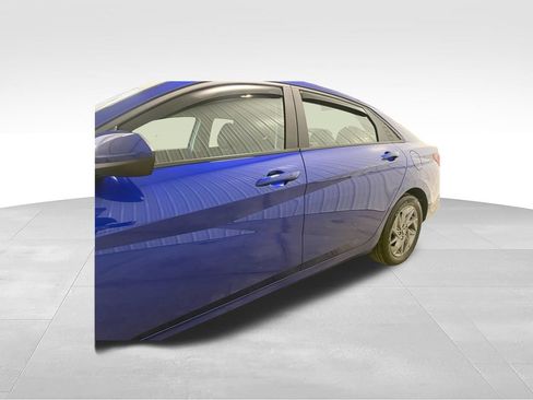 Used 2024 Hyundai Elantra SEL FWD image 9