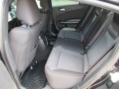Used 2020 Dodge Charger SXT RWD image 11