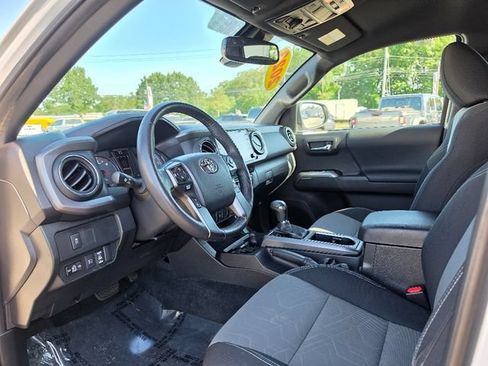 Used 2023 Toyota Tacoma TRD Off-Road AWD/4WD image 20
