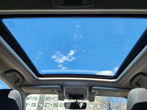 Used 2020 Subaru Forester Premium AWD/4WD image 18