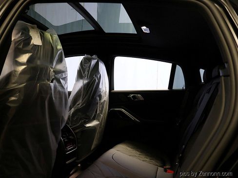 New 2026 BMW X6 xDrive40i w/ Climate Comfort Package image 13