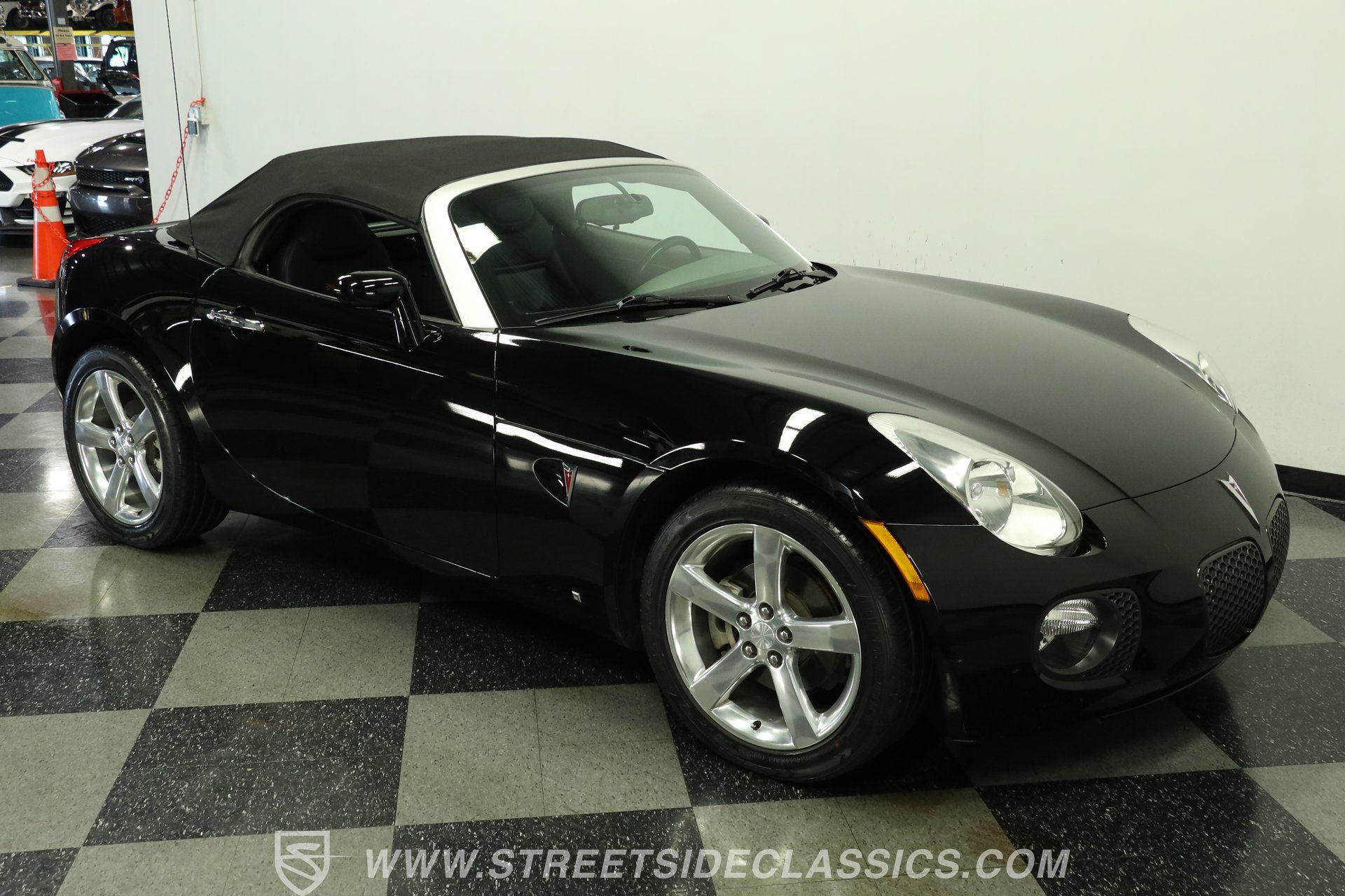 Used 2007 Pontiac Solstice GXP w/ Premium Package RWD image 14
