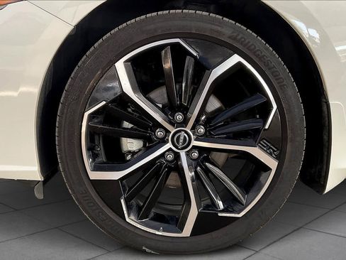 Certified 2025 Nissan Altima 2.5 SR image 11