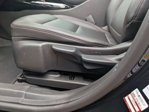 Used 2025 Chevrolet Trax RS w/ Driver Confidence Package FWD image 20