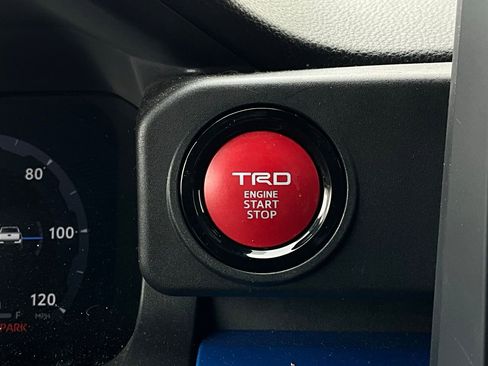 Used 2025 Toyota Tacoma TRD Off-Road image 28