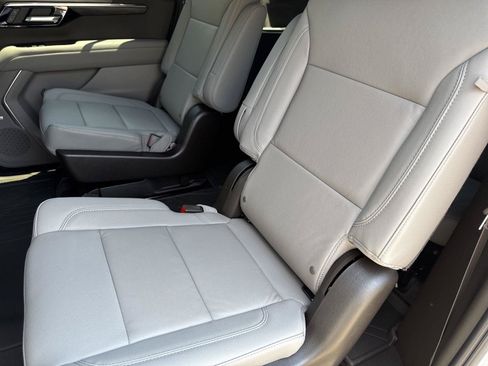 New 2026 Chevrolet Suburban LT w/ Comfort Package RWD image 32