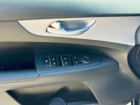 Used 2024 Kia Forte LX image 19