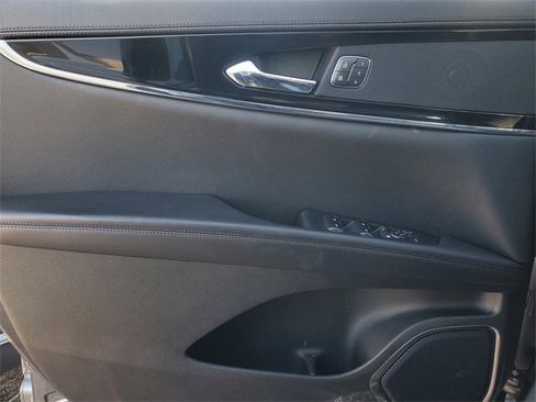 Certified 2022 Lincoln Nautilus Reserve image 8