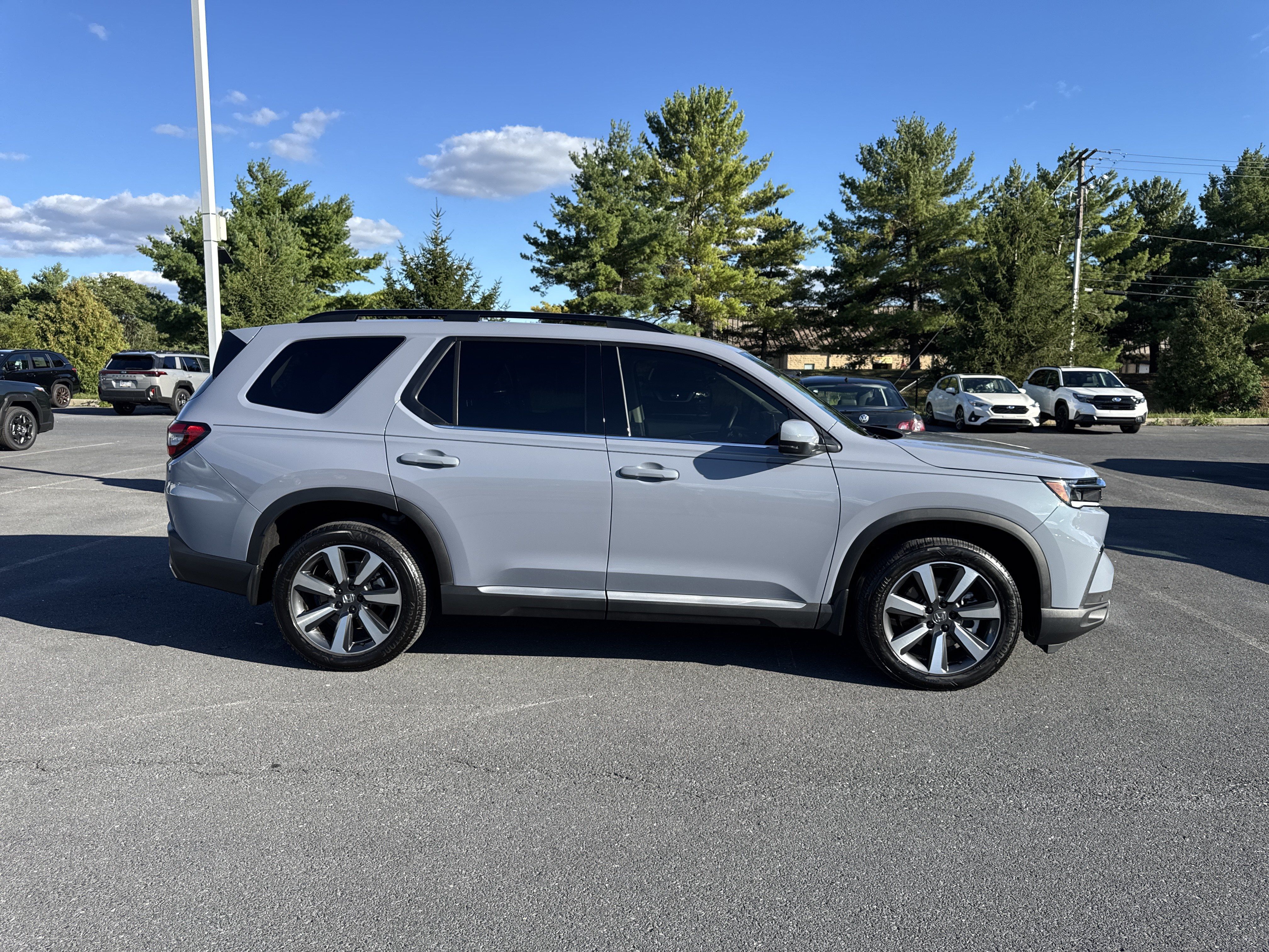 Used 2025 Honda Pilot Touring image 33