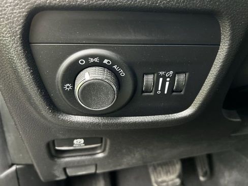 Used 2023 Jeep Grand Cherokee L Laredo w/ Luxury Tech Group I AWD/4WD image 17