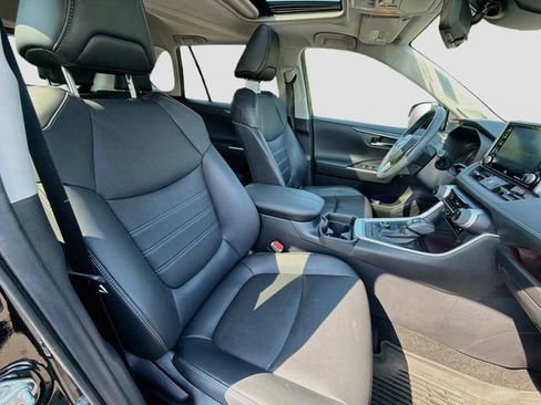 Used 2020 Toyota RAV4 Limited w/ Limited Grade Weather Package AWD/4WD image 28