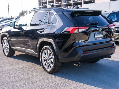 Used 2025 Toyota RAV4 XLE Premium FWD image 6