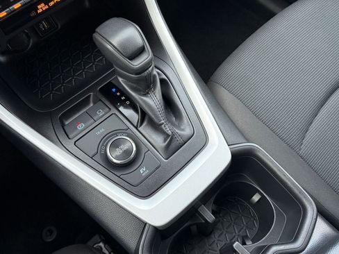 Used 2025 Toyota RAV4 LE image 40