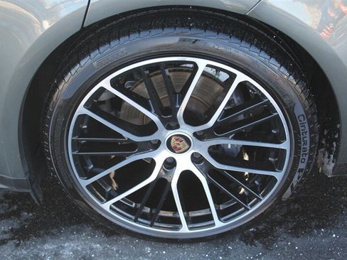 Used 2022 Porsche Panamera 4 AWD/4WD image 31