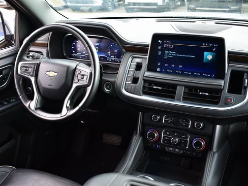 Used 2023 Chevrolet Suburban Premier image 33