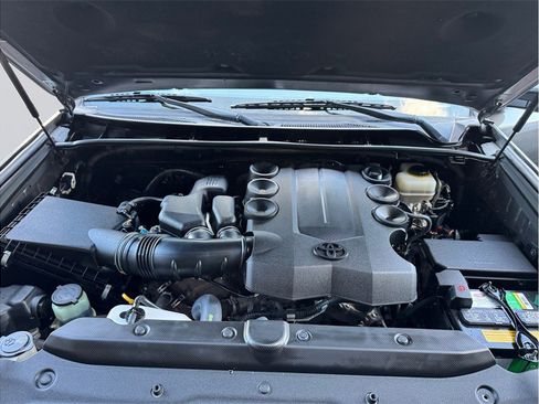 Used 2016 Toyota 4Runner Limited image 9