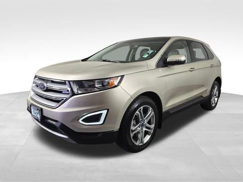 Used 2018 Ford Edge Titanium w/ Equipment Group 301A AWD/4WD image 3