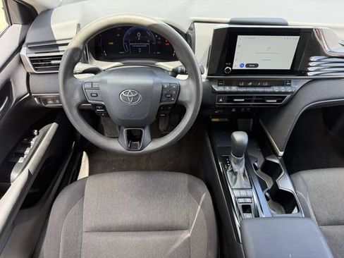 Used 2025 Toyota Camry LE FWD image 12