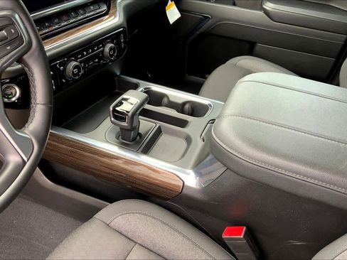 Used 2024 Chevrolet Silverado 1500 LT image 16