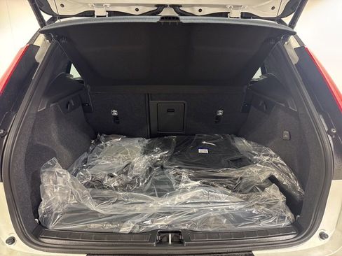 New 2026 Volvo XC40 B5 Ultra w/ Climate Package AWD/4WD image 29