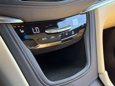 Used 2019 Cadillac XT5 Premium Luxury FWD image 17