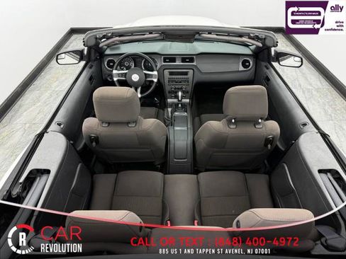 Used 2013 Ford Mustang Convertible image 17