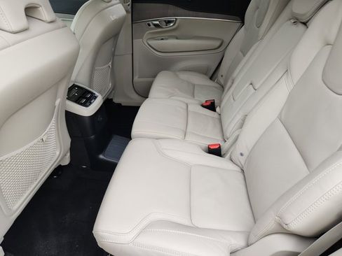 Used 2025 Volvo XC90 T8 Ultra w/ Protection Package Premier image 29