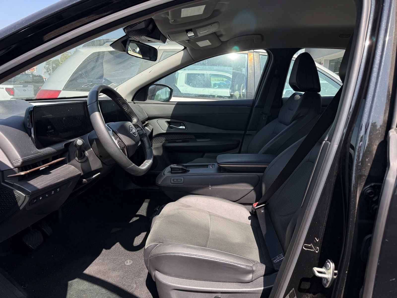 Used 2023 Nissan Ariya FWD image 5