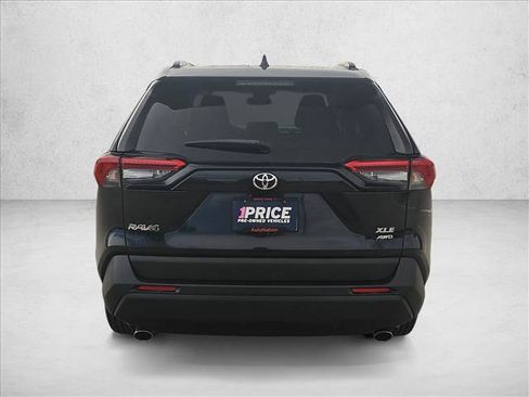 Used 2021 Toyota RAV4 XLE image 7