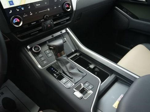 Used 2025 Lexus GX 550 AWD/4WD image 29