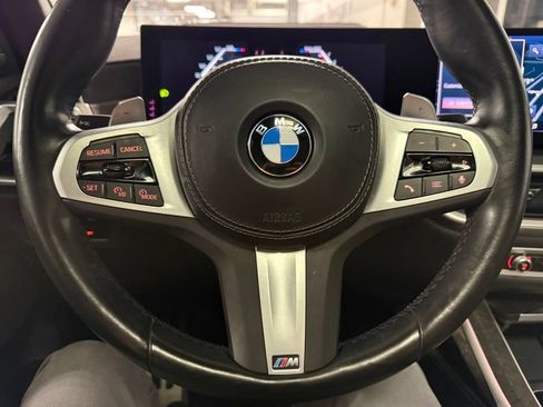 Used 2024 BMW X7 xDrive40i w/ M Sport Package AWD/4WD image 11