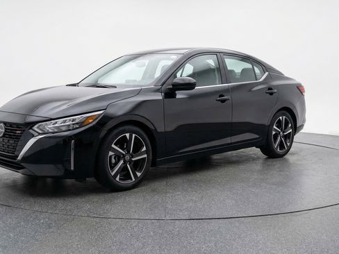 Used 2025 Nissan Sentra SV FWD image 3