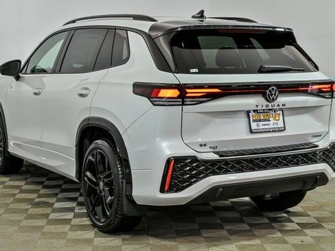 New 2026 Volkswagen Tiguan SE R-Line image 4