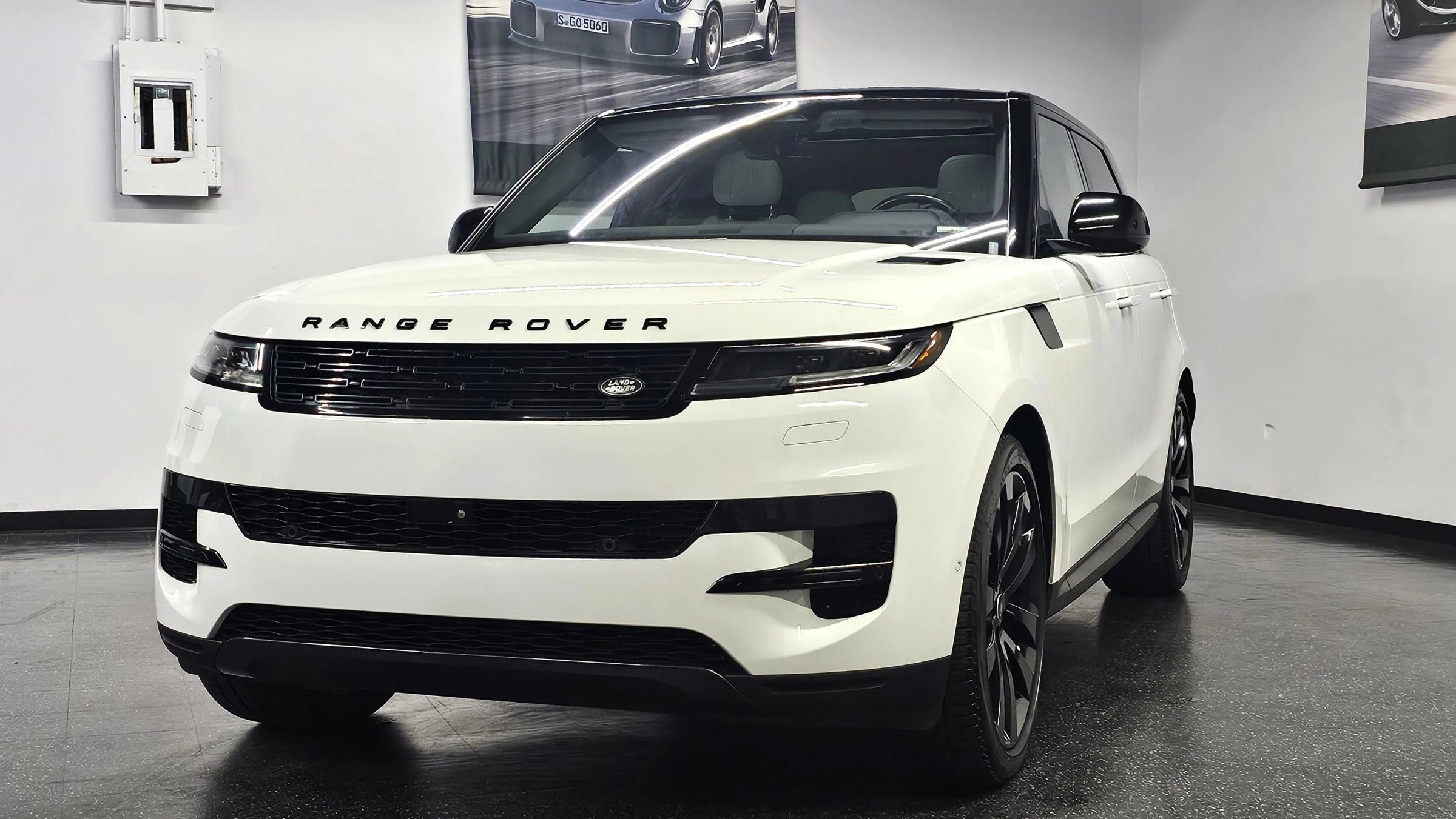 Used 2023 Land Rover Range Rover Sport SE AWD/4WD image 12