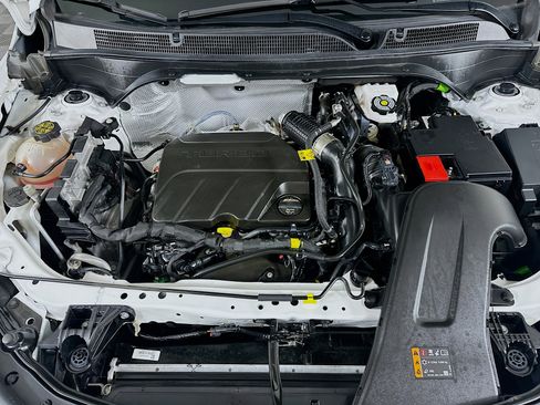 Used 2025 Buick Envista Preferred image 32