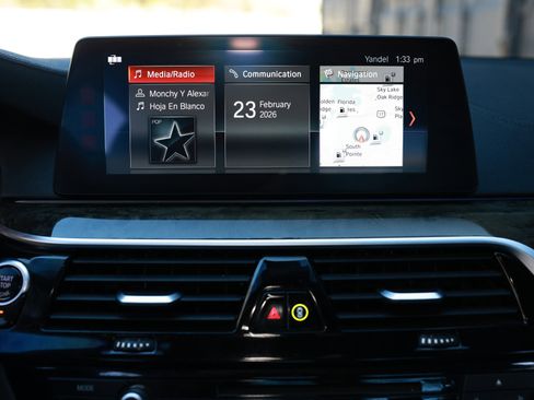 Used 2017 BMW 540i xDrive image 38