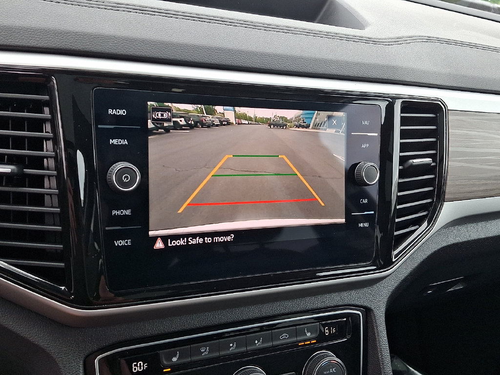 Used 2023 Volkswagen Atlas SEL AWD/4WD image 4
