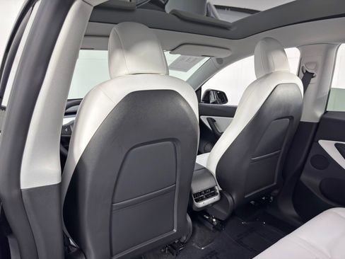 Used 2021 Tesla Model Y Performance image 34