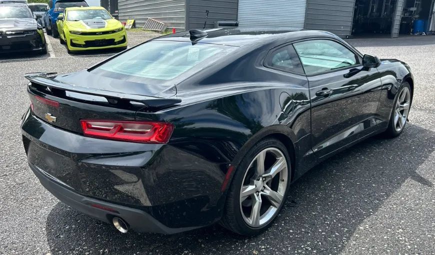 Used 2017 Chevrolet Camaro SS RWD image 2