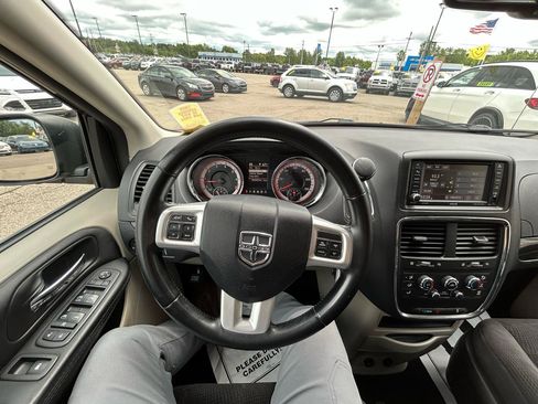 Used 2018 Dodge Grand Caravan SE w/ UConnect Hands-Free Group FWD image 27