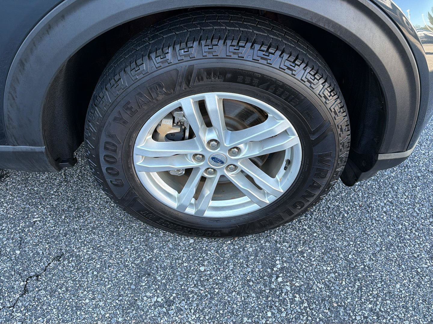 Certified 2024 Ford Explorer XLT RWD image 41