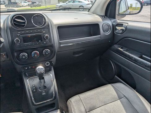 Used 2013 Jeep Compass Latitude AWD/4WD image 9