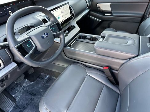 Certified 2025 Ford Expedition Max Active AWD/4WD image 9