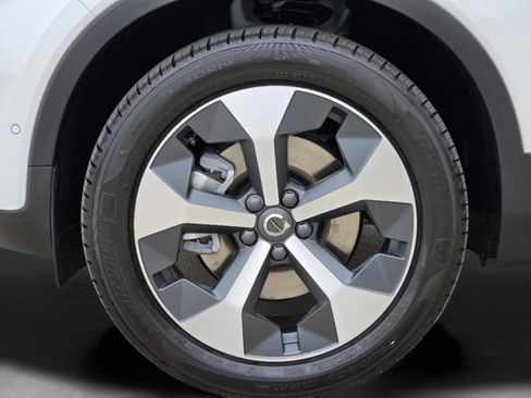 New 2026 Volvo XC40 B5 Plus w/ Protection Package Premier AWD/4WD image 12