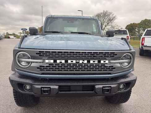 New 2025 Ford Bronco Badlands image 2