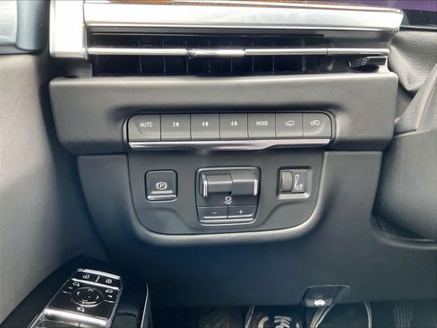 Used 2025 Cadillac Escalade Sport Platinum AWD/4WD image 37