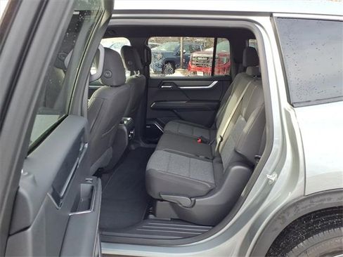 Used 2025 GMC Acadia Elevation image 11